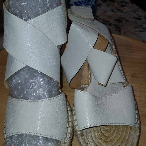 Eileen Fisher Shoes - Eileen Fisher Cream Espadrille Sandals
